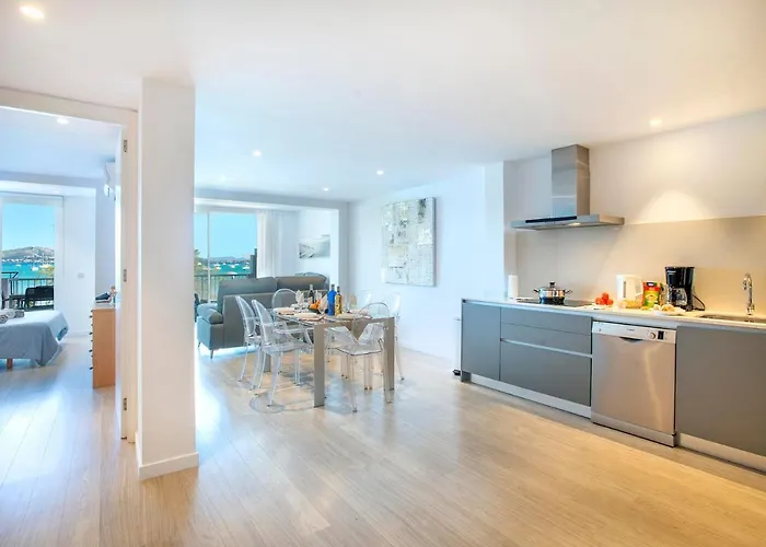 Pine Walk By Vintage Travel * 波连萨港