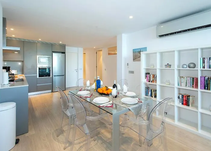 Pine Walk By Vintage Travel ヴィラ ポルト・ダ・ポリェンサ